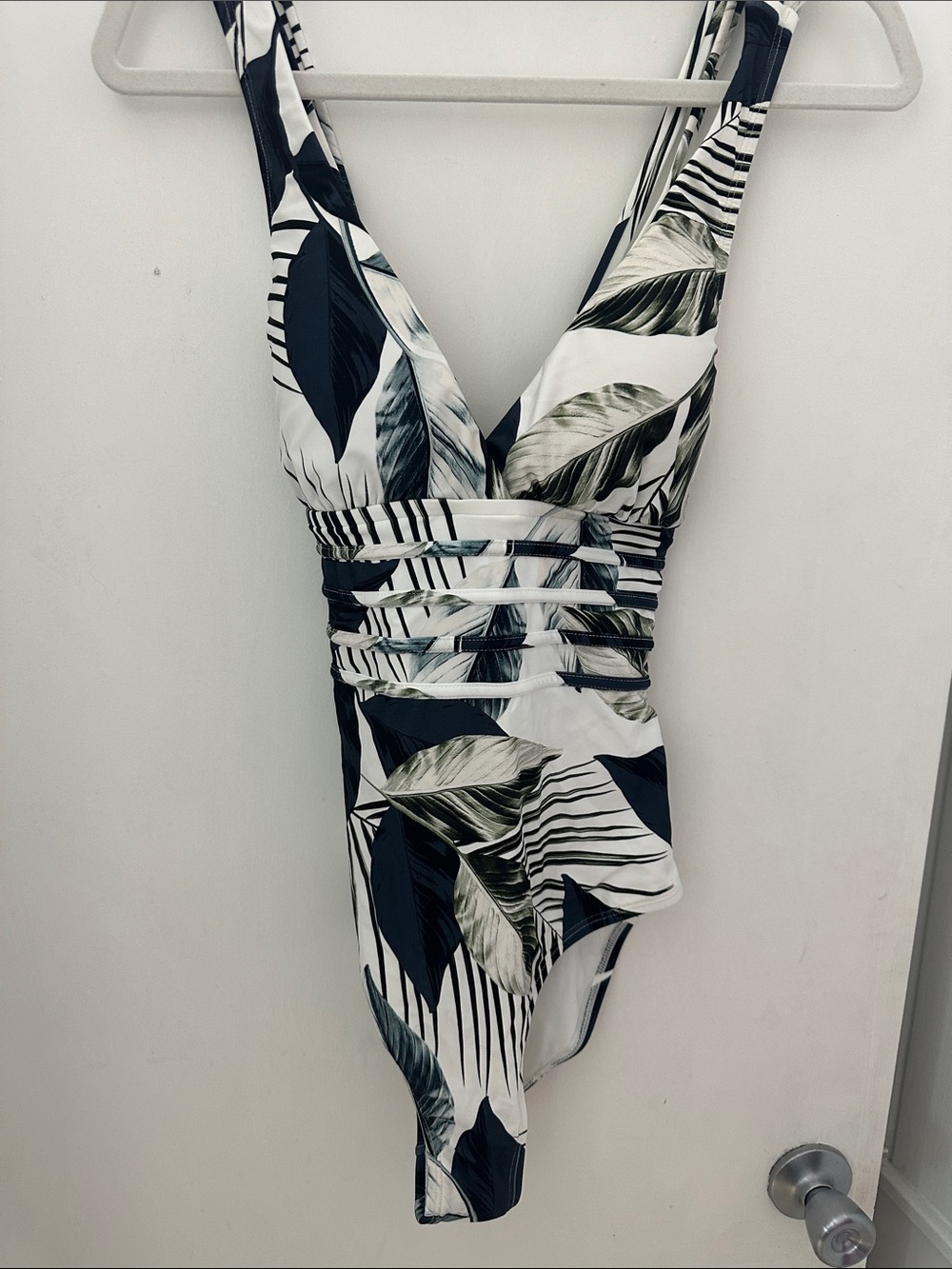 Tropical Leaf V‑Neck One‑Piece Swimsuit in White and Green